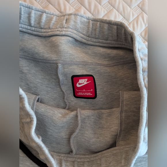 Nike Sportswear Tech Fleece ShortsDark Grey Heather/Black LA Clippers Sz.L - Picture 4 of 6